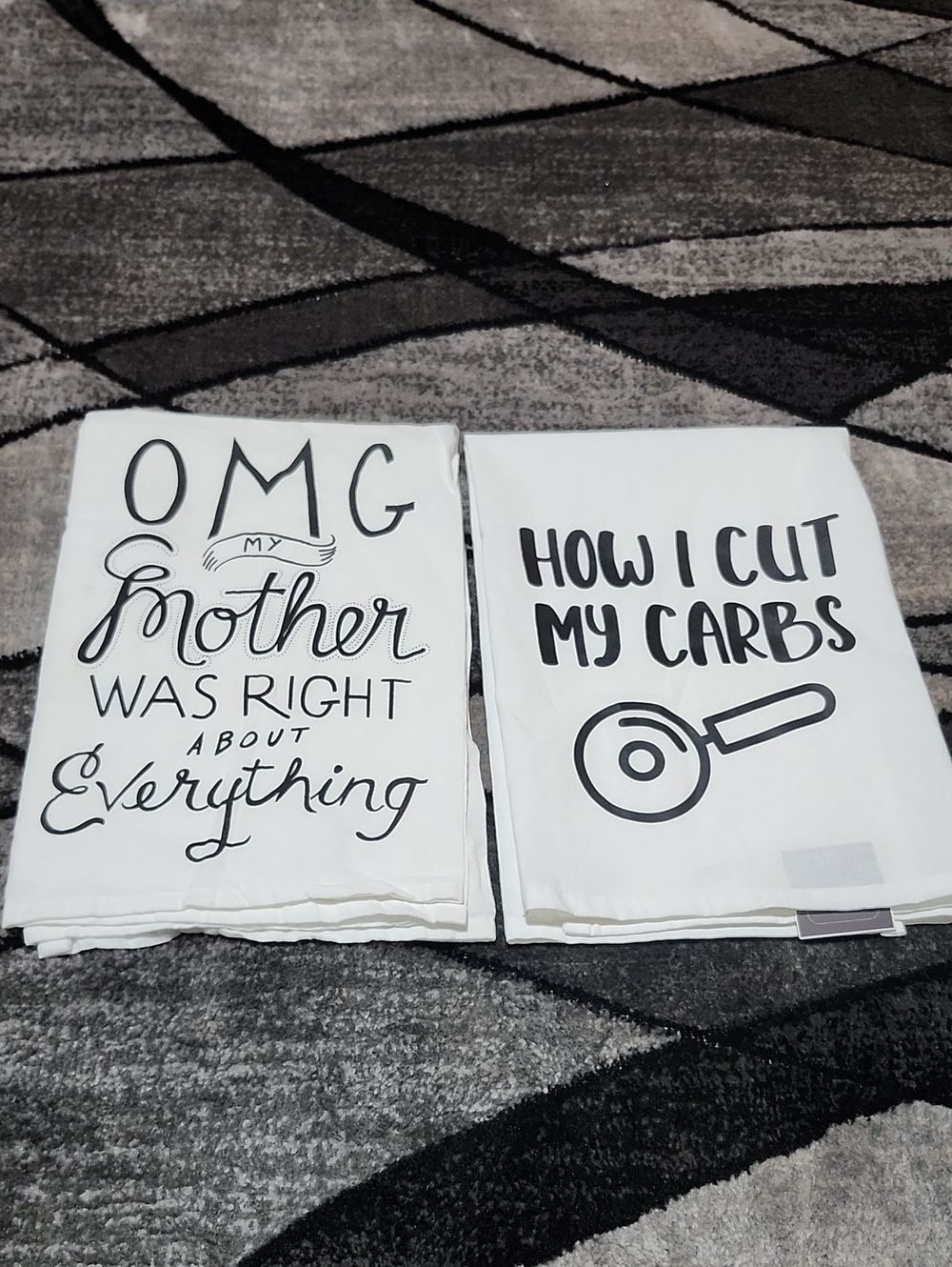 MOMENTS & PRIMITIVES BY KATHY HUMORUS WHITE COTTON SET-OF-2 TEA TOWELS